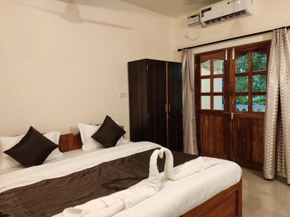 Dom'S Inn Calangute Bagian luar foto