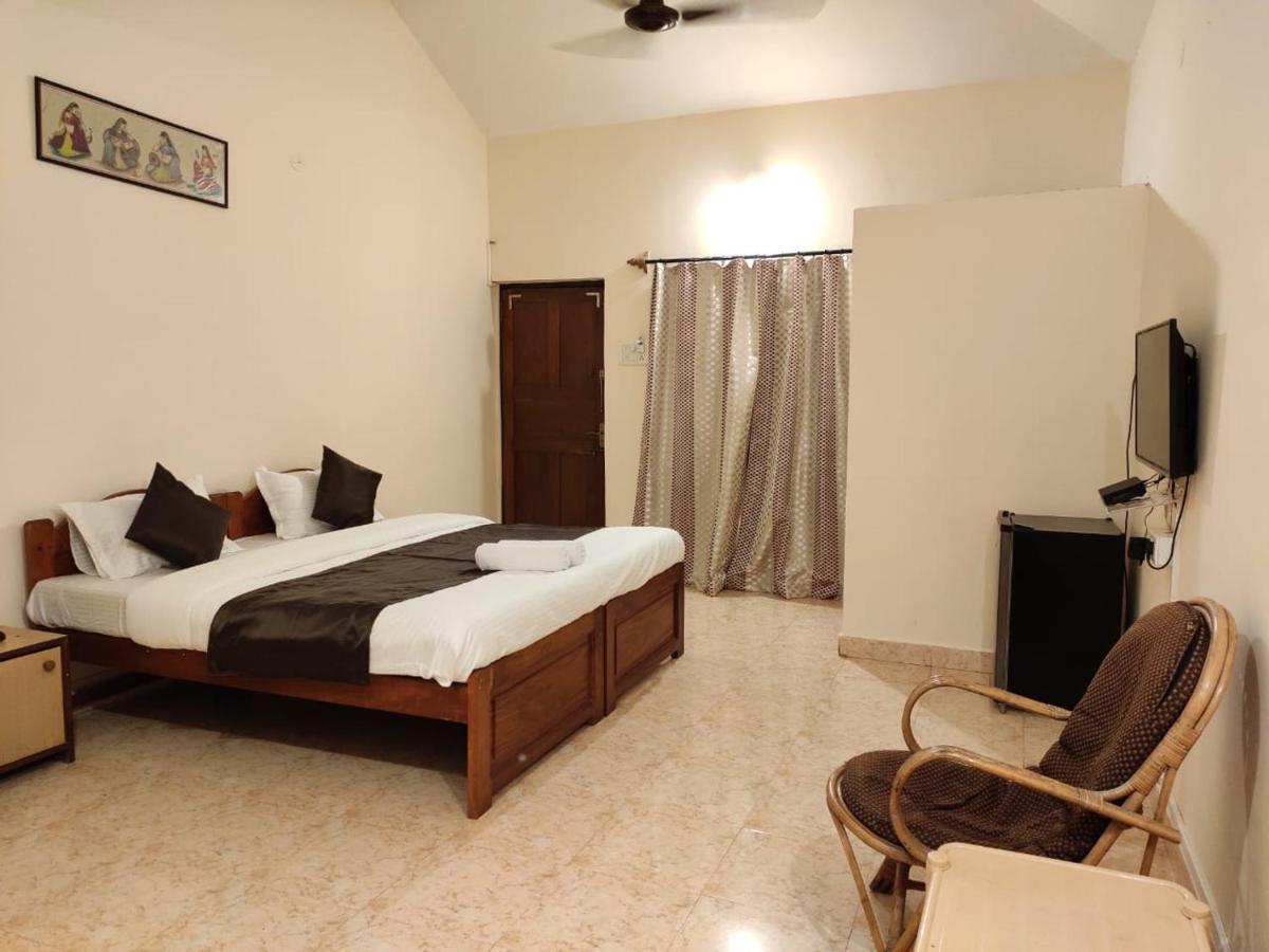 Dom'S Inn Calangute Bagian luar foto