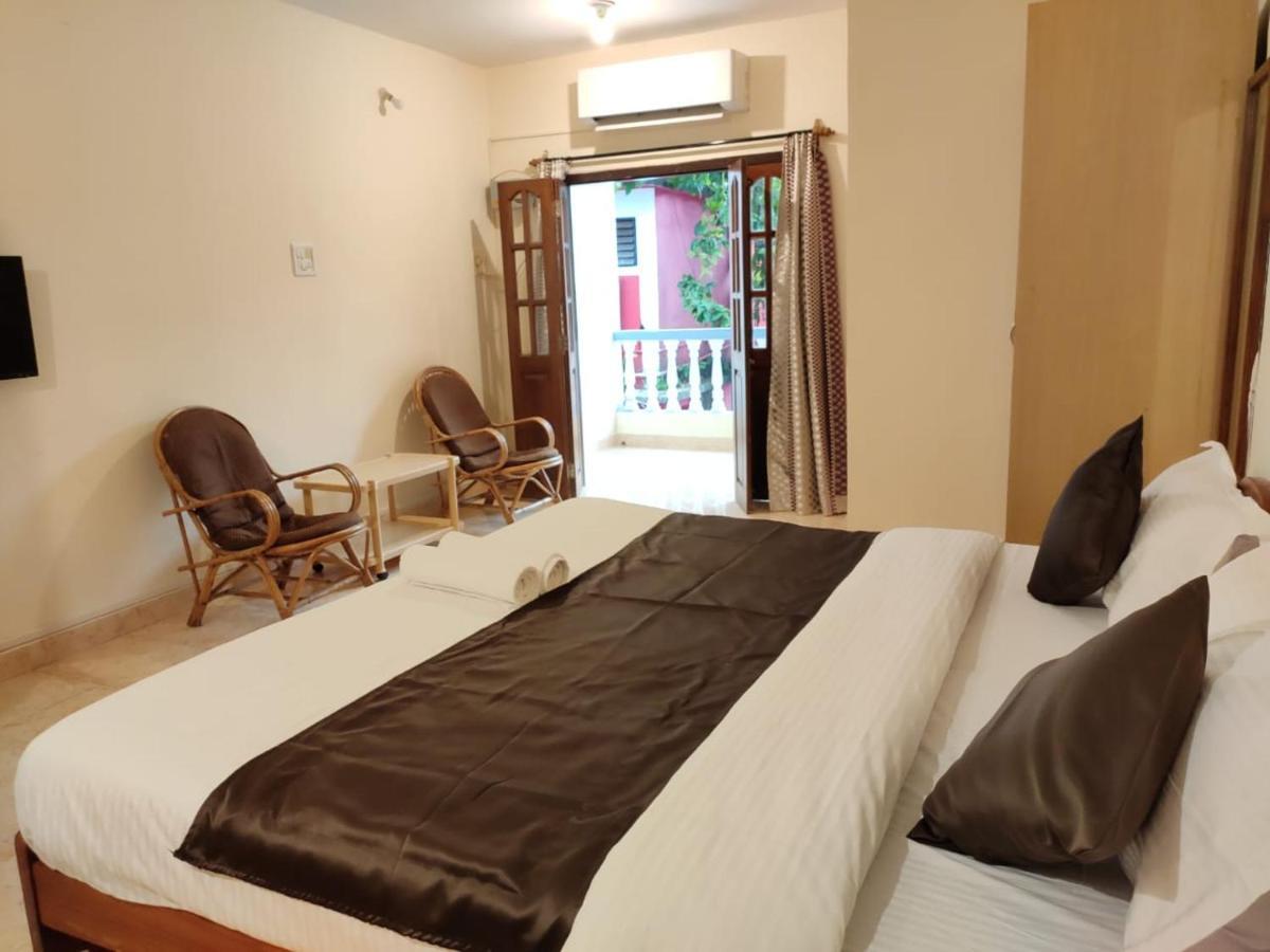 Dom'S Inn Calangute Bagian luar foto