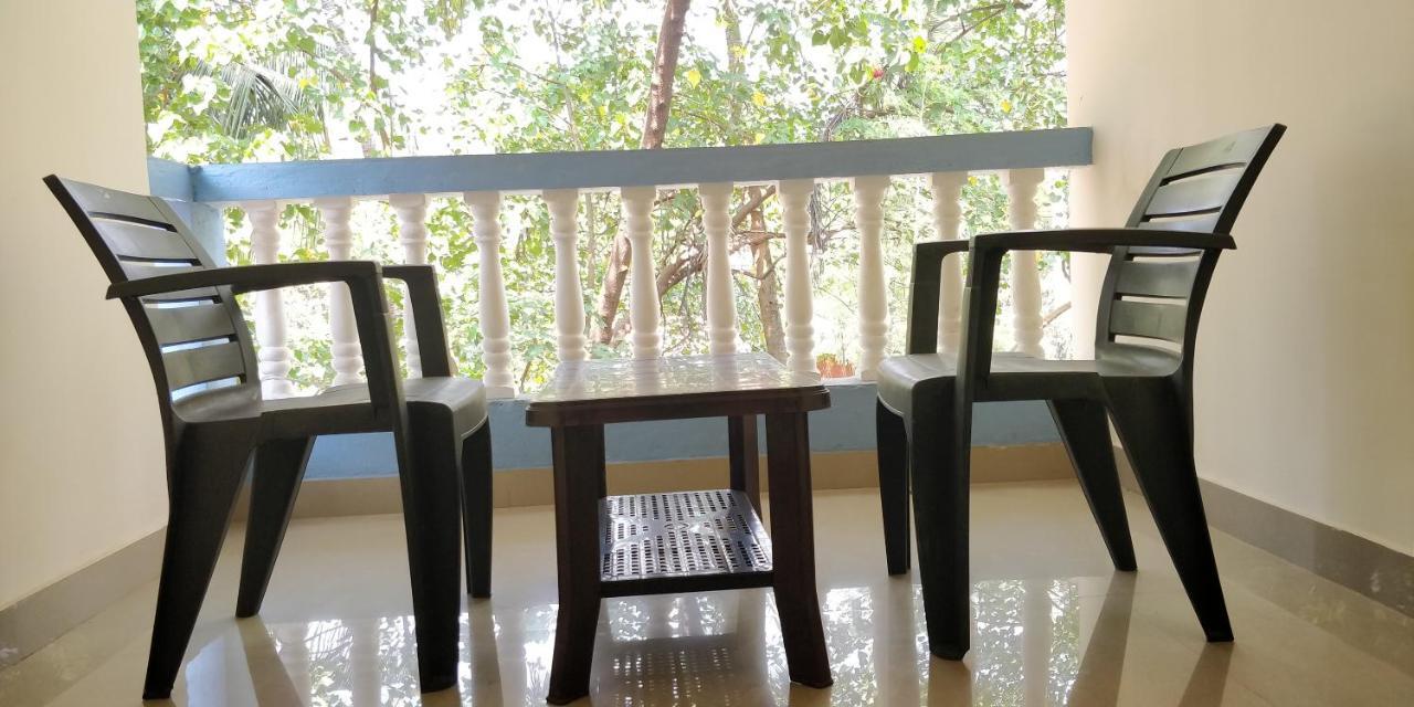 Dom'S Inn Calangute Bagian luar foto