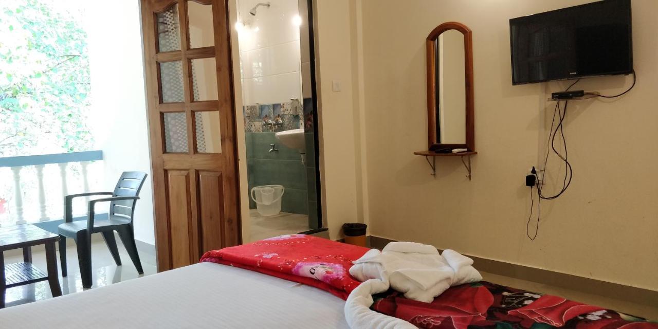 Dom'S Inn Calangute Bagian luar foto