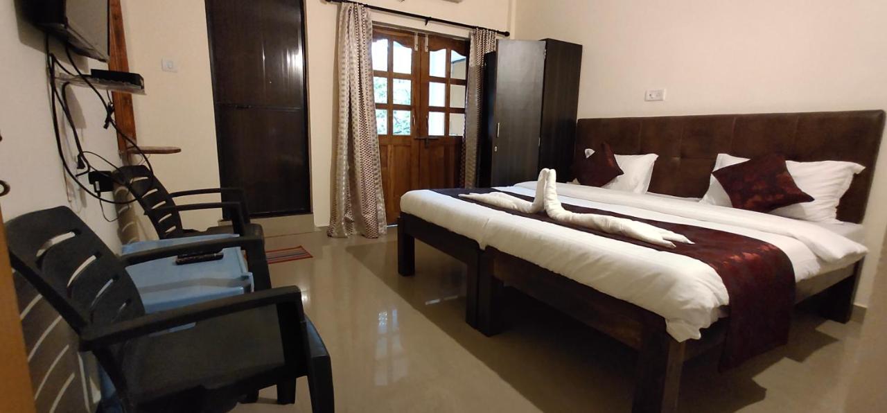Dom'S Inn Calangute Bagian luar foto