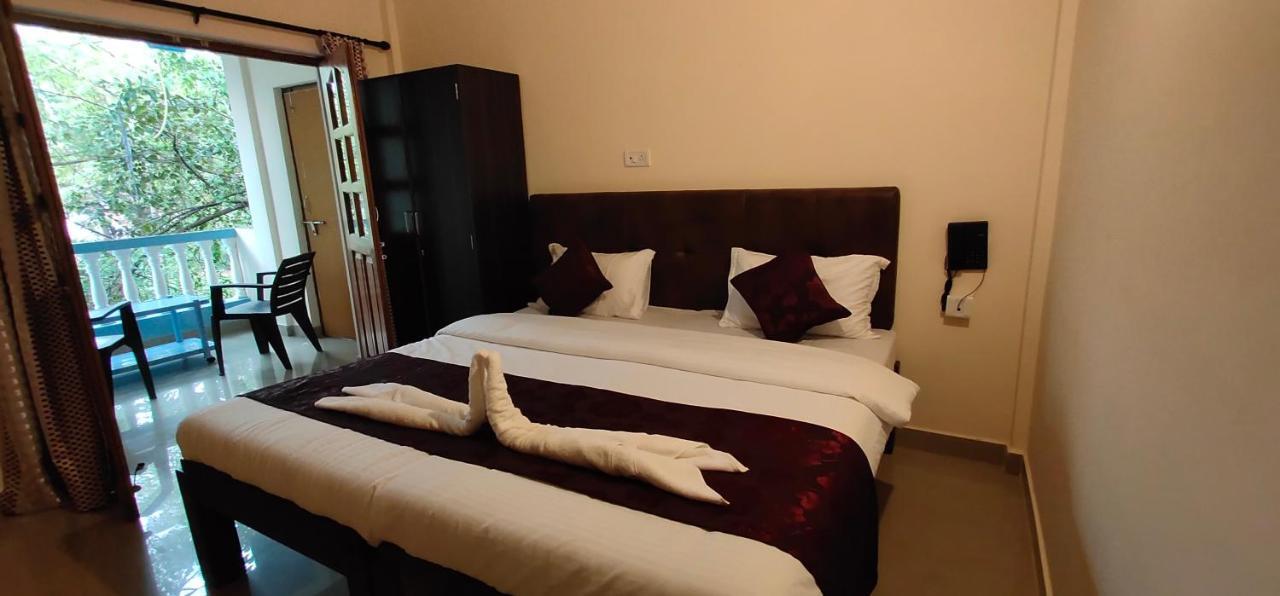 Dom'S Inn Calangute Bagian luar foto