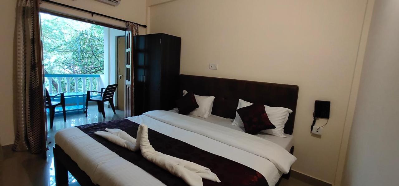 Dom'S Inn Calangute Bagian luar foto