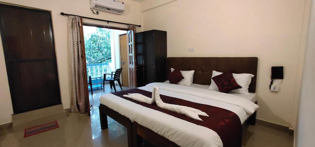 Dom'S Inn Calangute Bagian luar foto