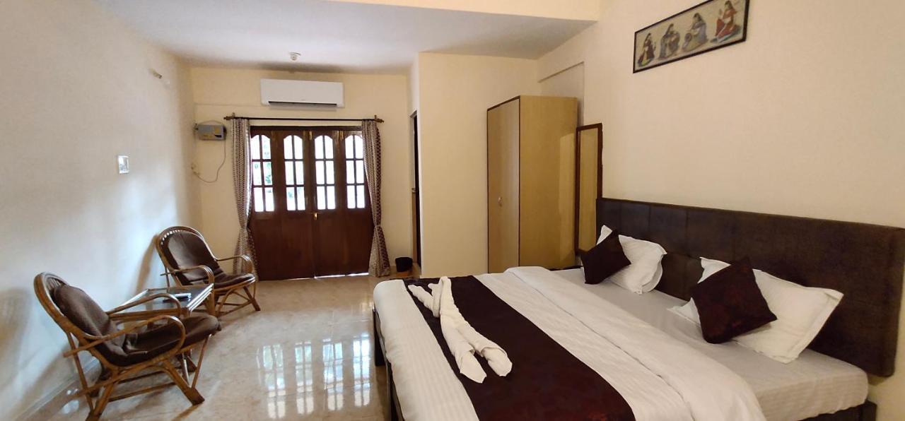 Dom'S Inn Calangute Bagian luar foto