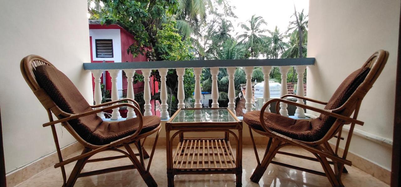 Dom'S Inn Calangute Bagian luar foto