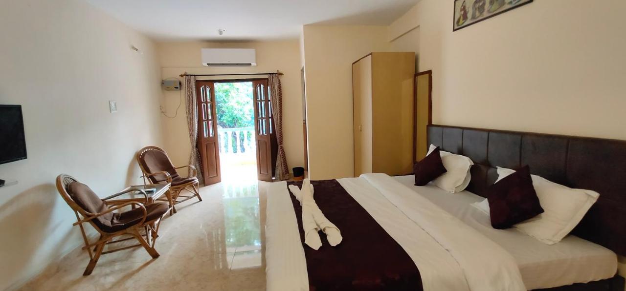 Dom'S Inn Calangute Bagian luar foto