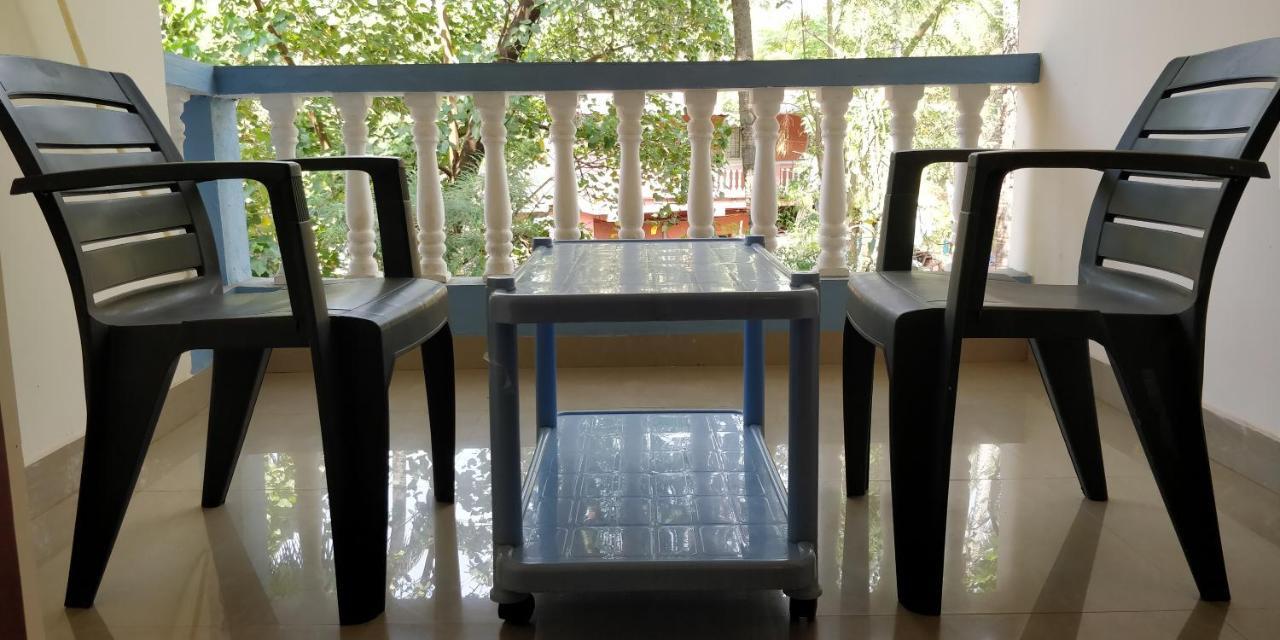 Dom'S Inn Calangute Bagian luar foto